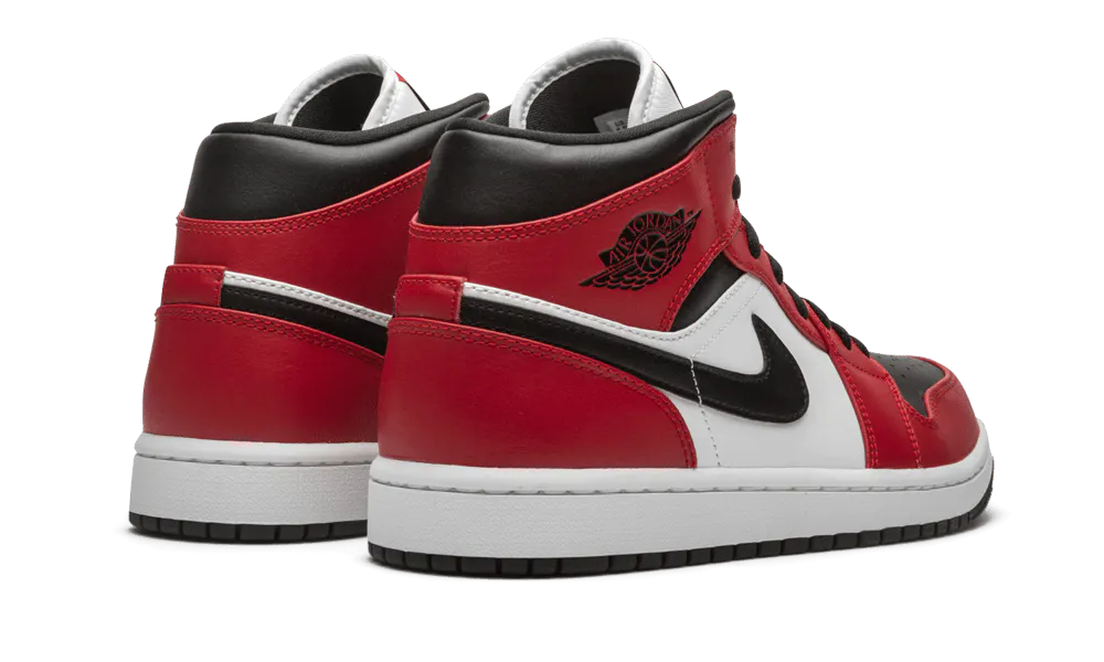 Jordan 1 Mid Chicago Toe