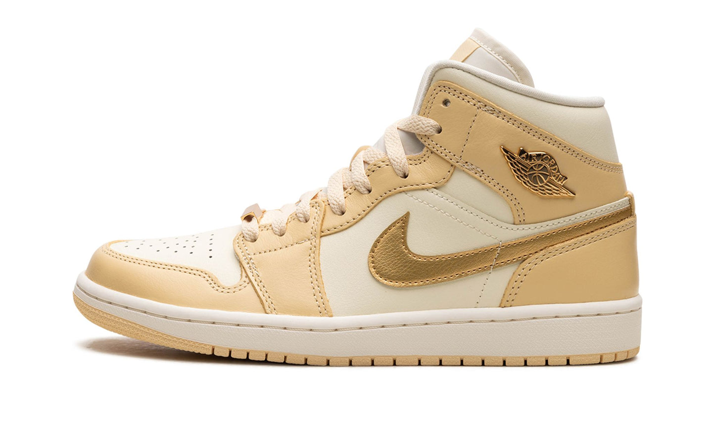 Jordan 1 Mid SE Pale Vanilla Metallic Gold (Women's)