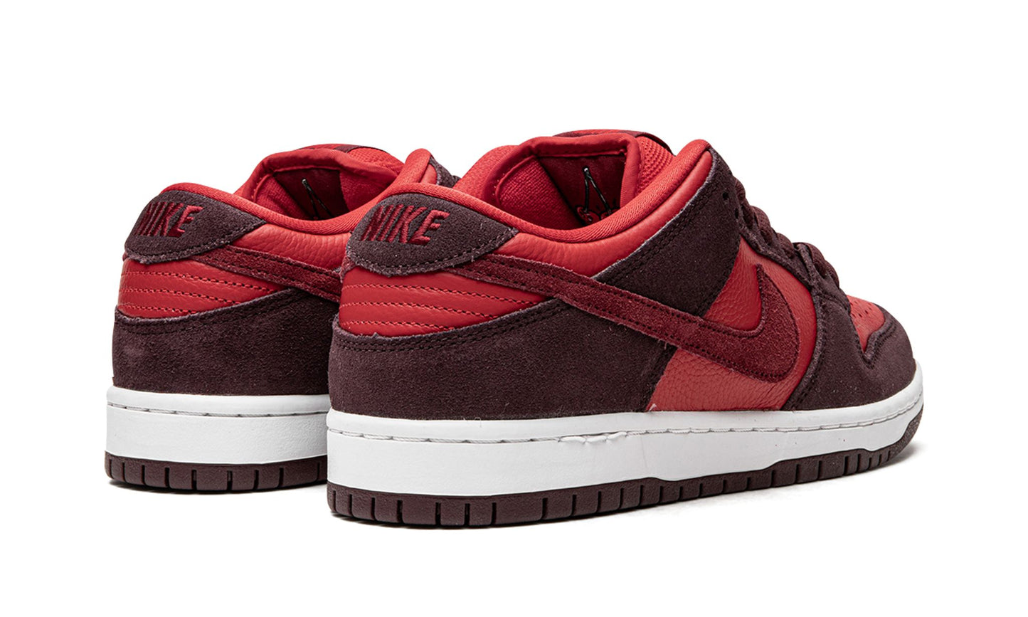 Nike SB Dunk Low Cherry